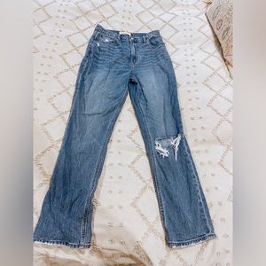 Abercrombie & Fitch Curve Love Slim Straight 28/6 Long. Medium wash